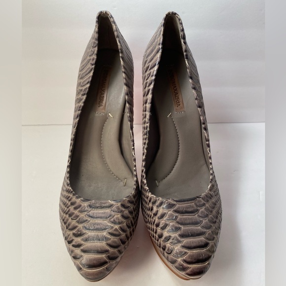 BCBGmaxazria snake embossed pumps heels grey orange 10 - Picture 6 of 12